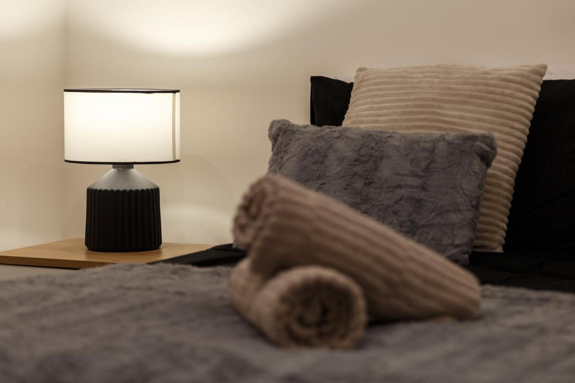 Modern And Cozy Two-Bed Apartment In Bradford Bradford  Extérieur photo