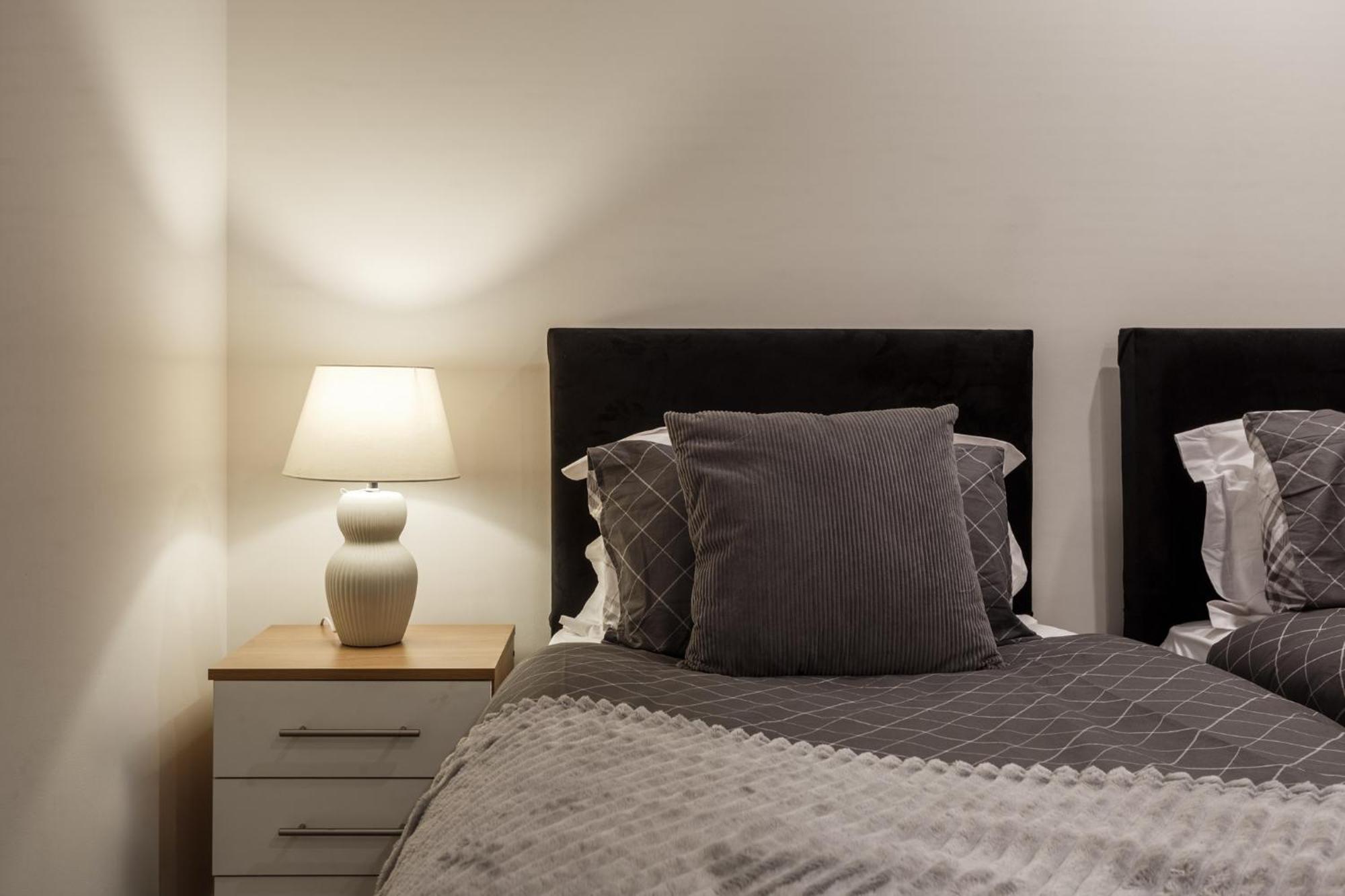 Modern And Cozy Two-Bed Apartment In Bradford Bradford  Extérieur photo