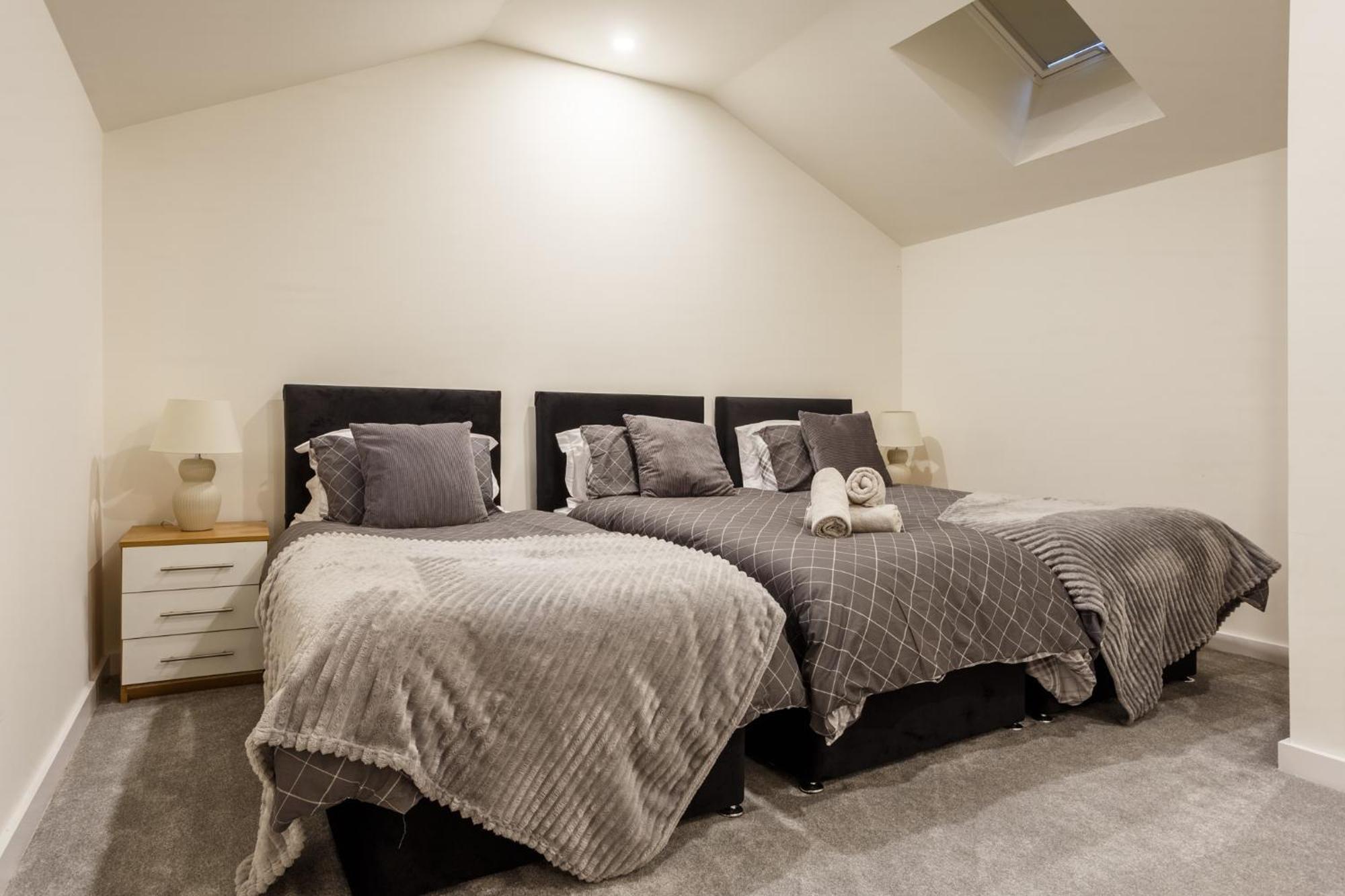 Modern And Cozy Two-Bed Apartment In Bradford Bradford  Extérieur photo