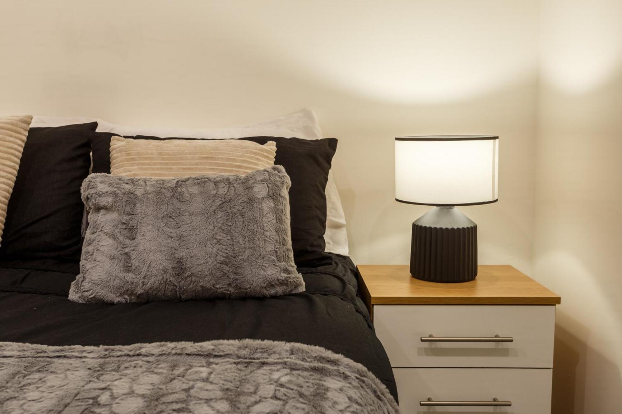 Modern And Cozy Two-Bed Apartment In Bradford Bradford  Extérieur photo